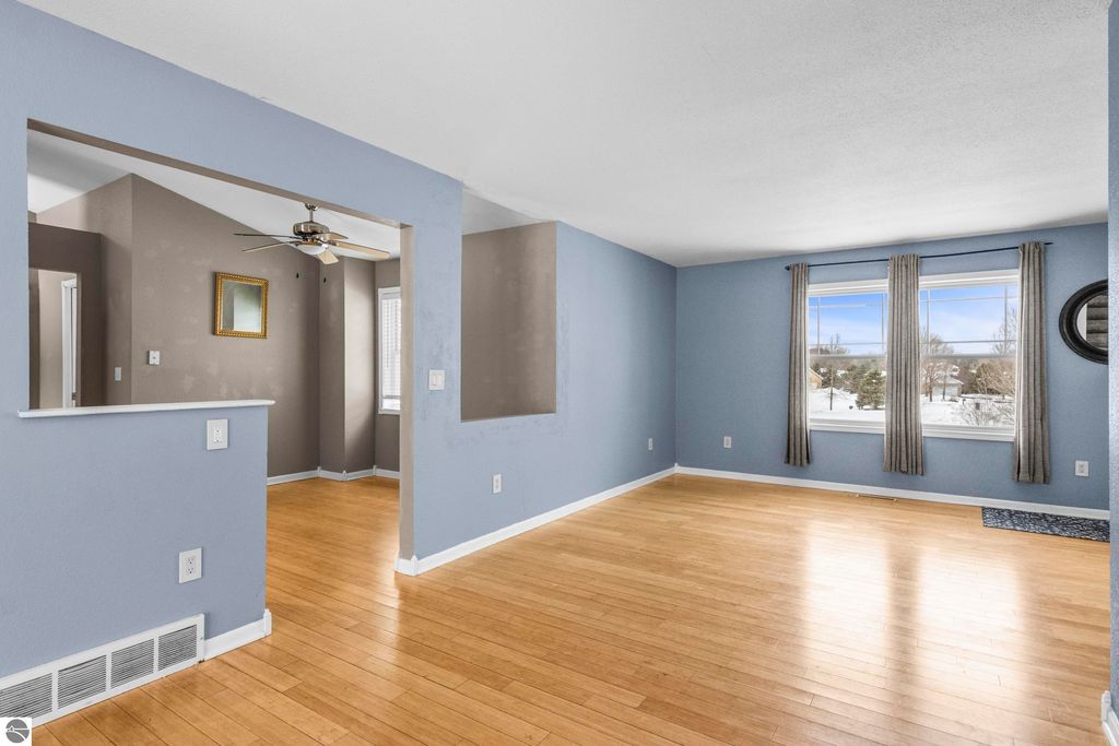 Image 11 of property listing at 834 Shamrock Lane, Traverse City, MI 49696