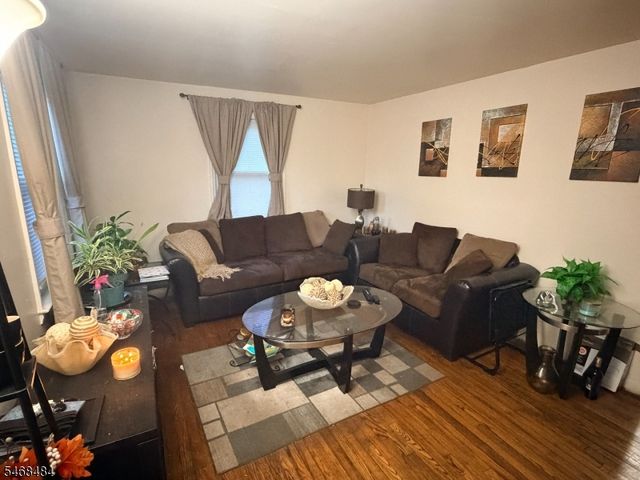 421 Brookside Dr, Roselle Boro, NJ 07203
