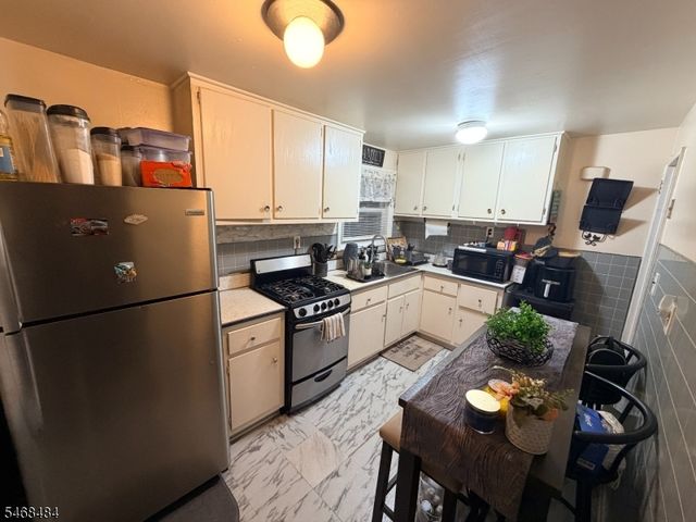 421 Brookside Dr, Roselle Boro, NJ 07203