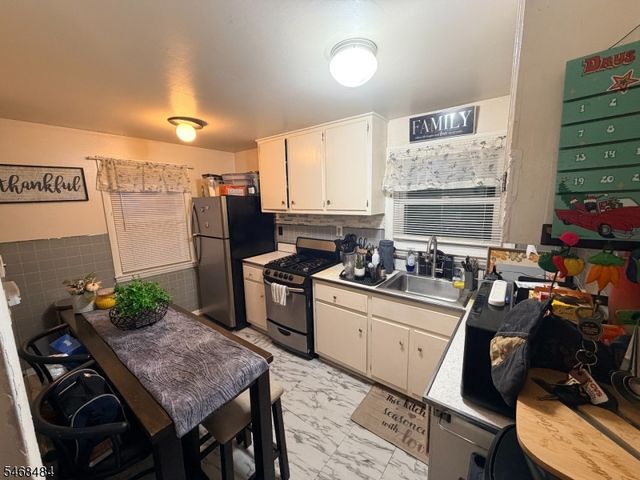 421 Brookside Dr, Roselle Boro, NJ 07203