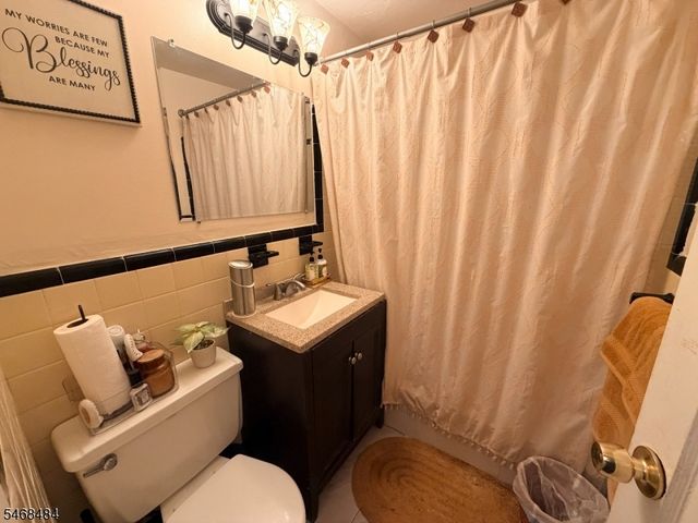 421 Brookside Dr, Roselle Boro, NJ 07203