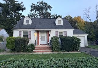 421 Brookside Dr, Roselle Boro, NJ 07203