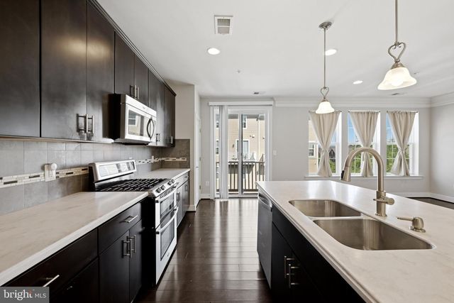 43976 VAIRA TER, Chantilly, VA 20152