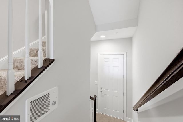 43976 VAIRA TER, Chantilly, VA 20152