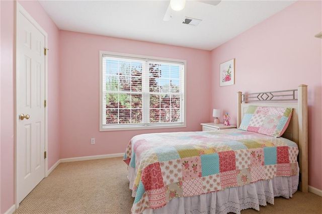 19707 W 96th Terrace, Lenexa, KS 66220
