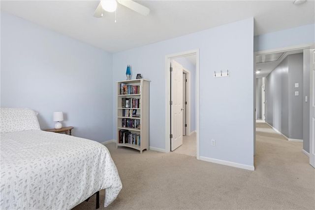 19707 W 96th Terrace, Lenexa, KS 66220