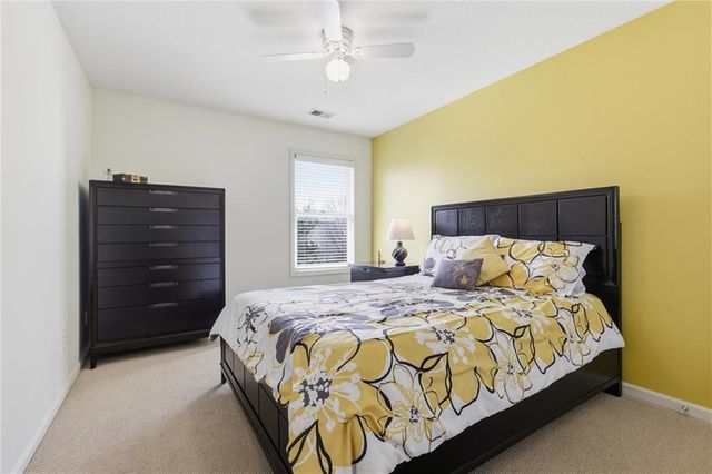 19707 W 96th Terrace, Lenexa, KS 66220