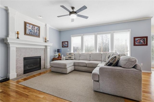 19707 W 96th Terrace, Lenexa, KS 66220