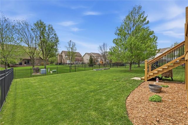 19707 W 96th Terrace, Lenexa, KS 66220