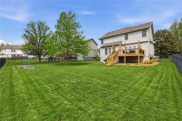 19707 W 96th Terrace, Lenexa, KS 66220