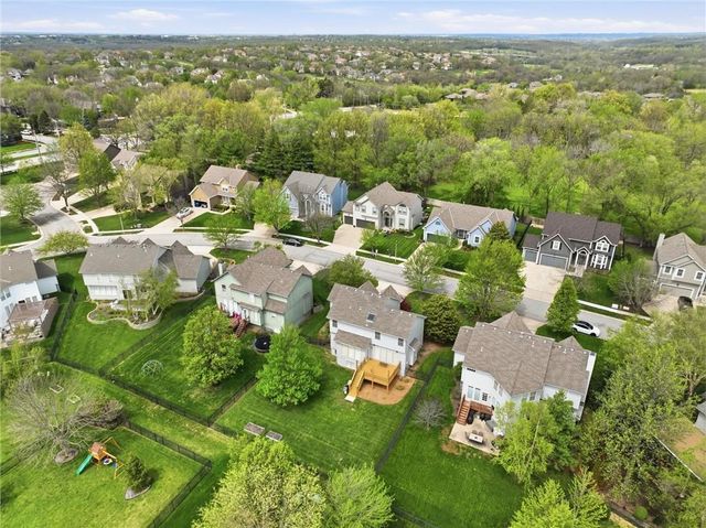 19707 W 96th Terrace, Lenexa, KS 66220