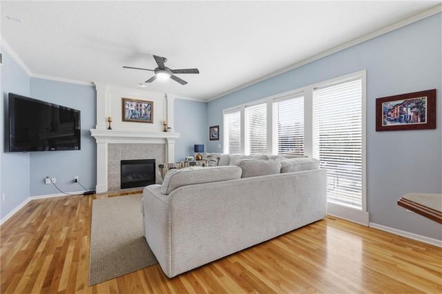 19707 W 96th Terrace, Lenexa, KS 66220