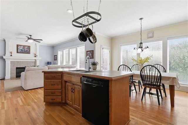 19707 W 96th Terrace, Lenexa, KS 66220