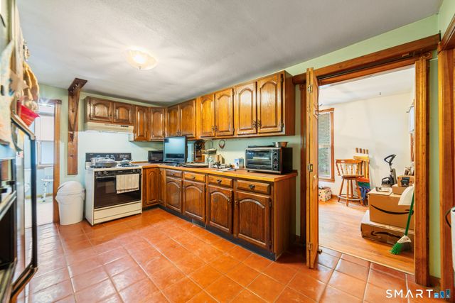 87 Woodruff Avenue, Watertown, CT 06795
