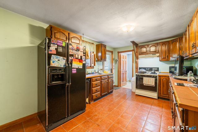 87 Woodruff Avenue, Watertown, CT 06795
