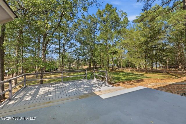 150 Lake Ridge Drive, Madison, MS 39110