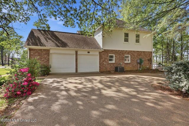 150 Lake Ridge Drive, Madison, MS 39110