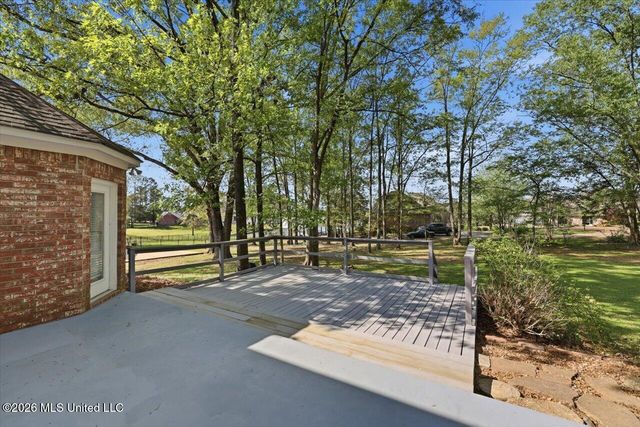 150 Lake Ridge Drive, Madison, MS 39110