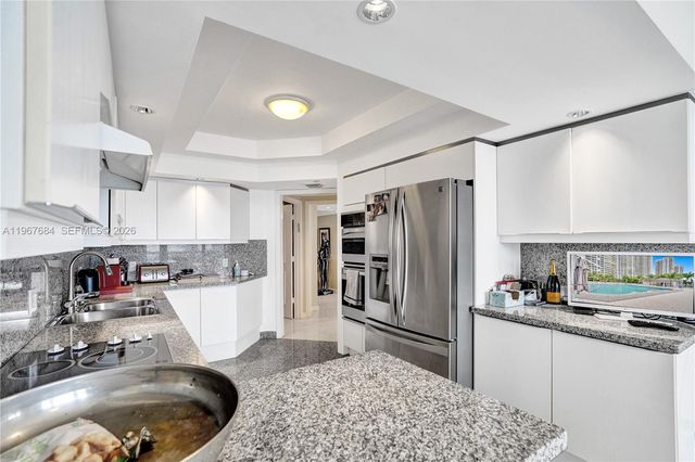 7000 Island Blvd 2404, Aventura, FL 33160