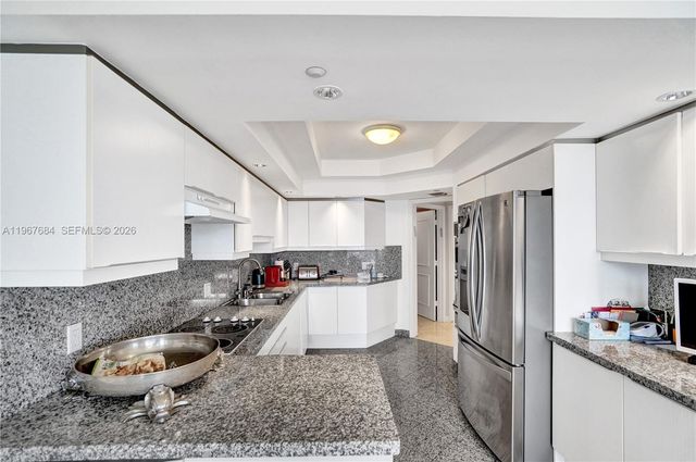 7000 Island Blvd 2404, Aventura, FL 33160