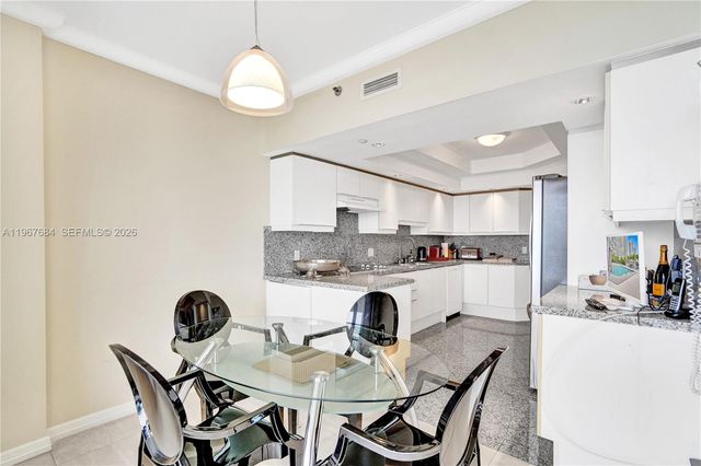 7000 Island Blvd 2404, Aventura, FL 33160