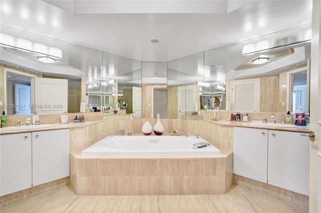 7000 Island Blvd 2404, Aventura, FL 33160