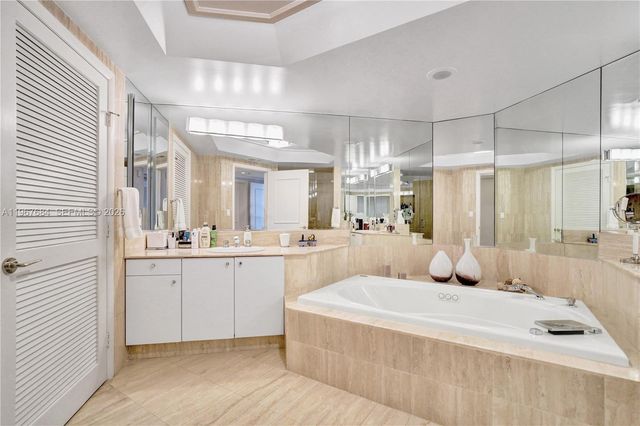 7000 Island Blvd 2404, Aventura, FL 33160