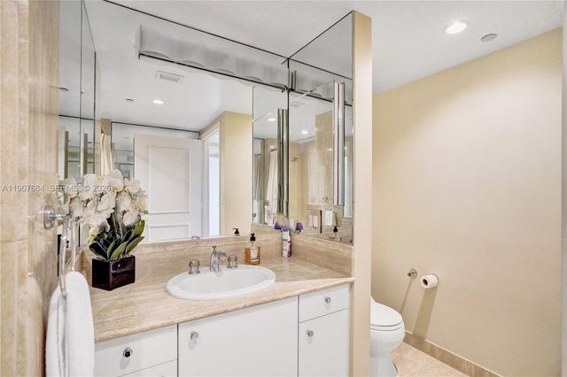 7000 Island Blvd 2404, Aventura, FL 33160