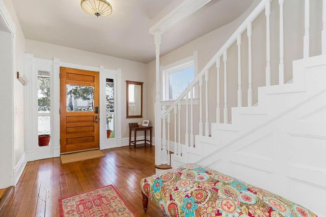 3949 Warwick Boulevard, Kansas City, MO 64111