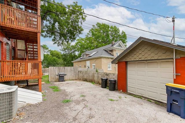 3949 Warwick Boulevard, Kansas City, MO 64111