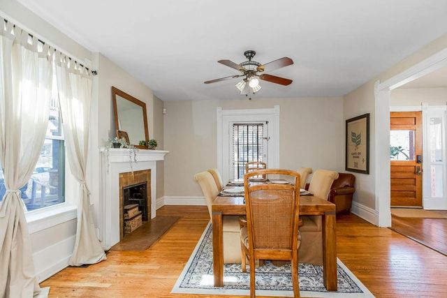 3949 Warwick Boulevard, Kansas City, MO 64111