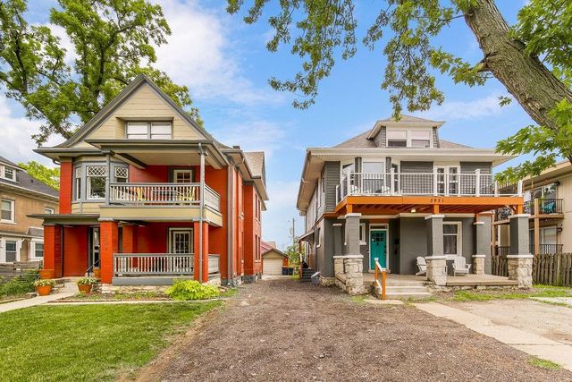 3949 Warwick Boulevard, Kansas City, MO 64111