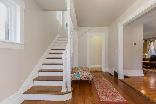 3949 Warwick Boulevard, Kansas City, MO 64111