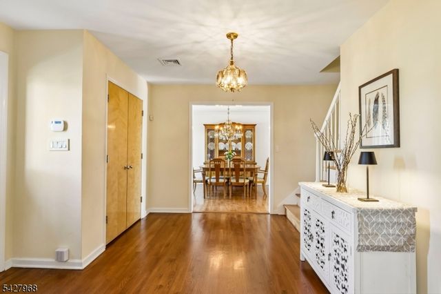 3 Welsh Dr, Florham Park Boro, NJ 07932