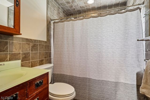 3 Welsh Dr, Florham Park Boro, NJ 07932