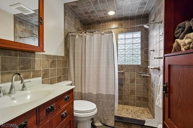 3 Welsh Dr, Florham Park Boro, NJ 07932