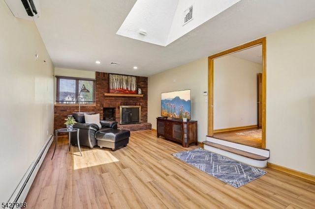 3 Welsh Dr, Florham Park Boro, NJ 07932