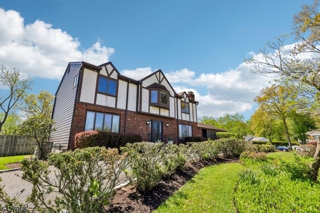 3 Welsh Dr, Florham Park Boro, NJ 07932