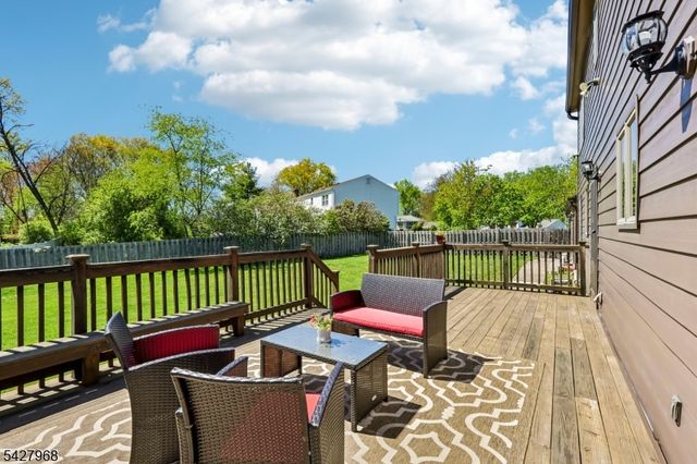 3 Welsh Dr, Florham Park Boro, NJ 07932