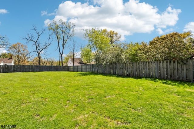 3 Welsh Dr, Florham Park Boro, NJ 07932