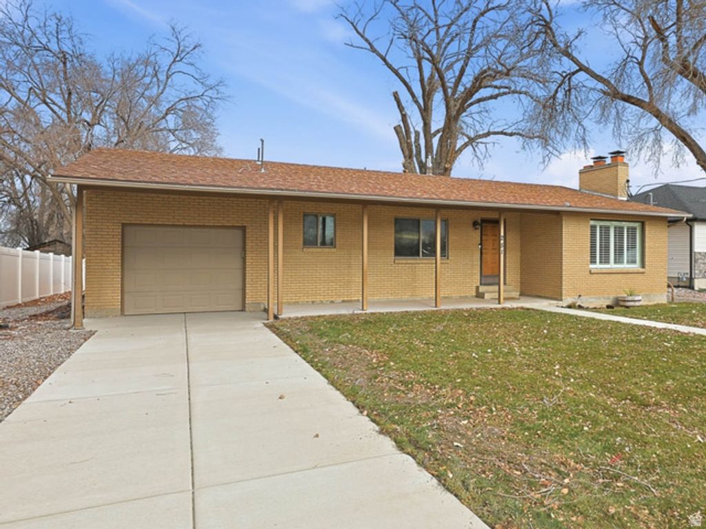 251 E CLARK, Grantsville, UT 84029