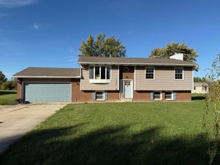 7600 W Mill Court, Hobart, IN 46342