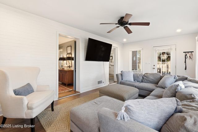 4205 Alton Rd, Louisville, KY 40207