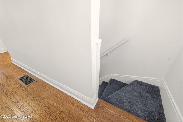 4205 Alton Rd, Louisville, KY 40207