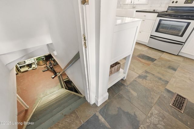 4205 Alton Rd, Louisville, KY 40207