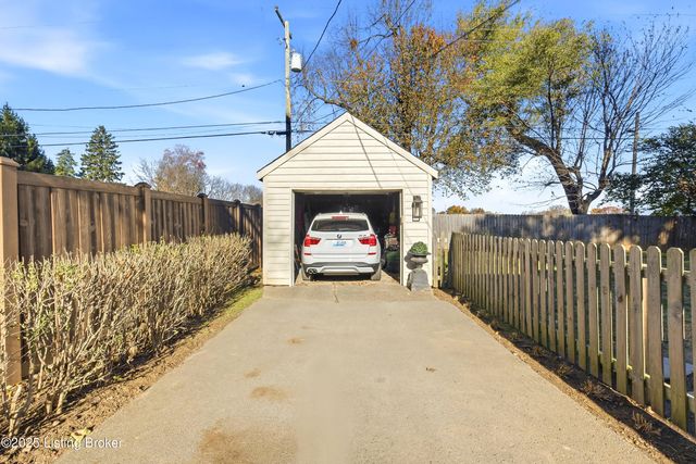 4205 Alton Rd, Louisville, KY 40207