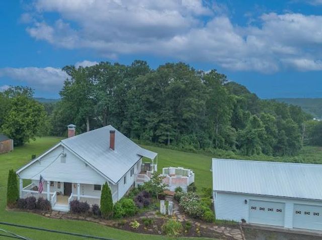 1815 Pickens Street, Ball Ground, GA 30107