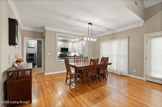 305 Westgate Terrace Ct, Louisville, KY 40207