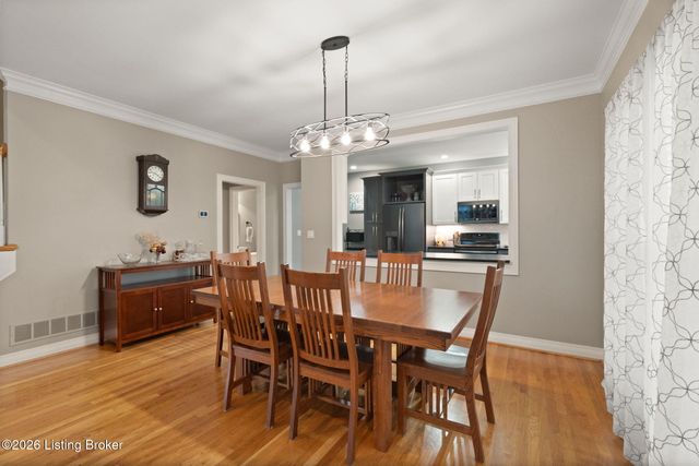 305 Westgate Terrace Ct, Louisville, KY 40207