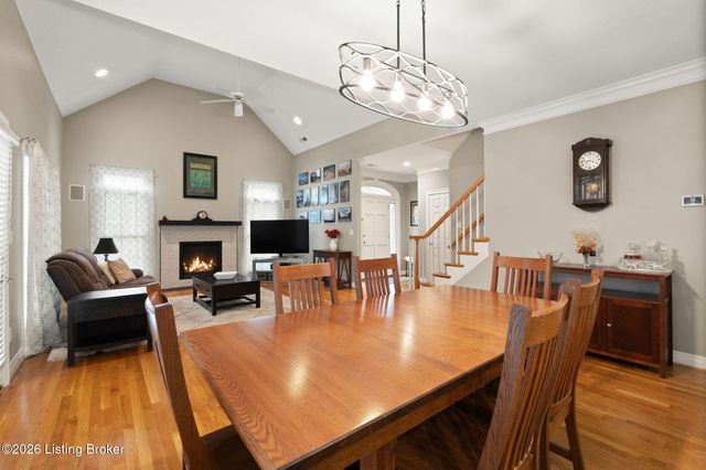 305 Westgate Terrace Ct, Louisville, KY 40207